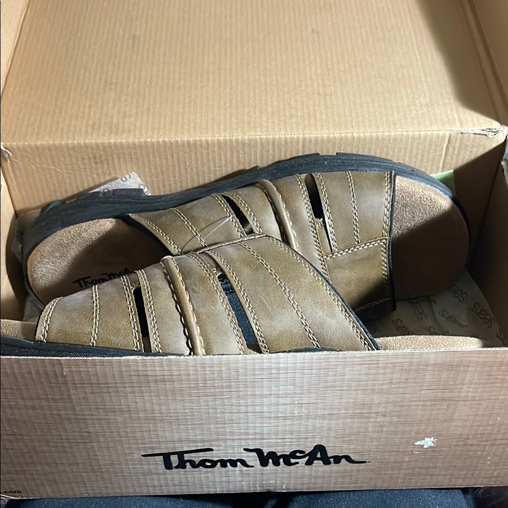 Thom McAn Men's Tan Sandals